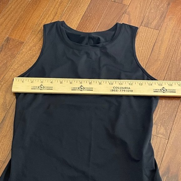 New Halara Black Sports Top Keyhole Opening in Back Size XS - Picture 3 of 8